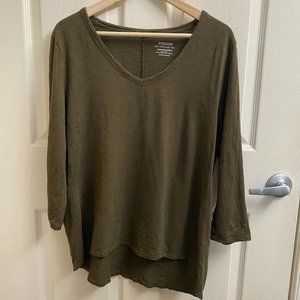 Chicos V-neck Ultimate Tee in Olive Size 2